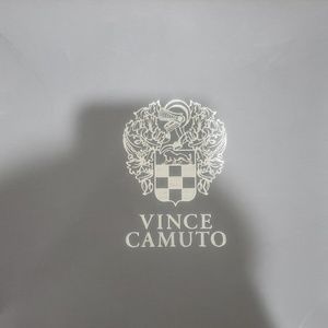 Gold heels...wedding official